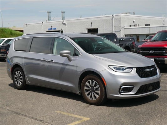 2021 Chrysler Pacifica Touring L in Faribault, MN - Owatonna Motor Company