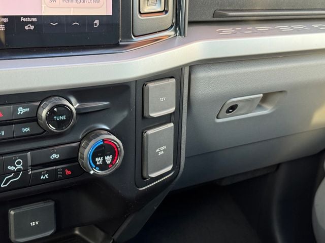 2027 Ford F-350SD XLT