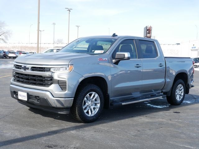 Used 2024 Chevrolet Silverado 1500 LT with VIN 1GCUDDED3RZ114494 for sale in Owatonna, Minnesota