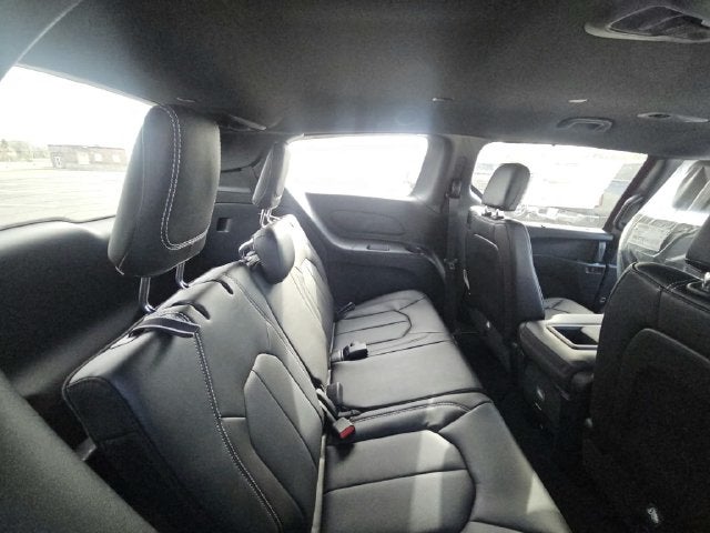 2027 Chrysler Pacifica Select 27L