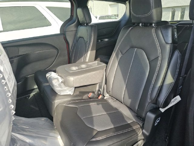 2027 Chrysler Pacifica Select 27L