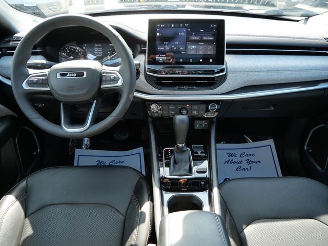 2023 Jeep Compass Latitude Lux