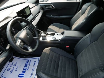 2025 Mitsubishi Outlander SE